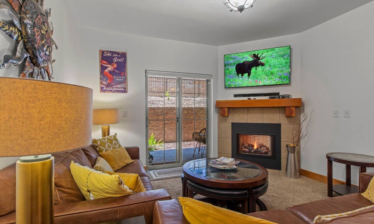 Bear Hollow Village Condo | Moose Mgmt at Bear Hollow 4205 Pool-HotTub-Trails-Reliable WiFi-Free Shuttle