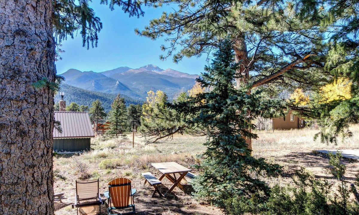 Estes Park Cabin | Mountain Cabin Spectacular Views of Longs Peak.