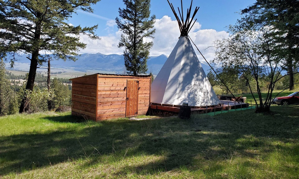 Rexford RV Rental | Mountain Quest Tipi