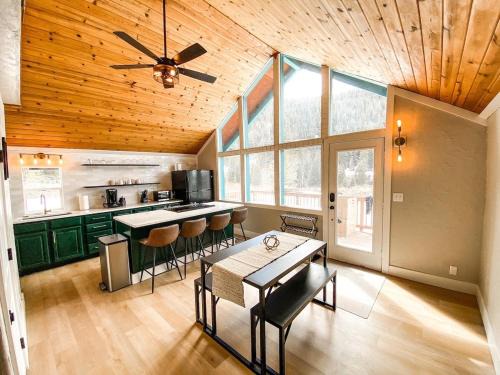 Breckenridge House | Mountain View Cabin Near Trails & Slopes