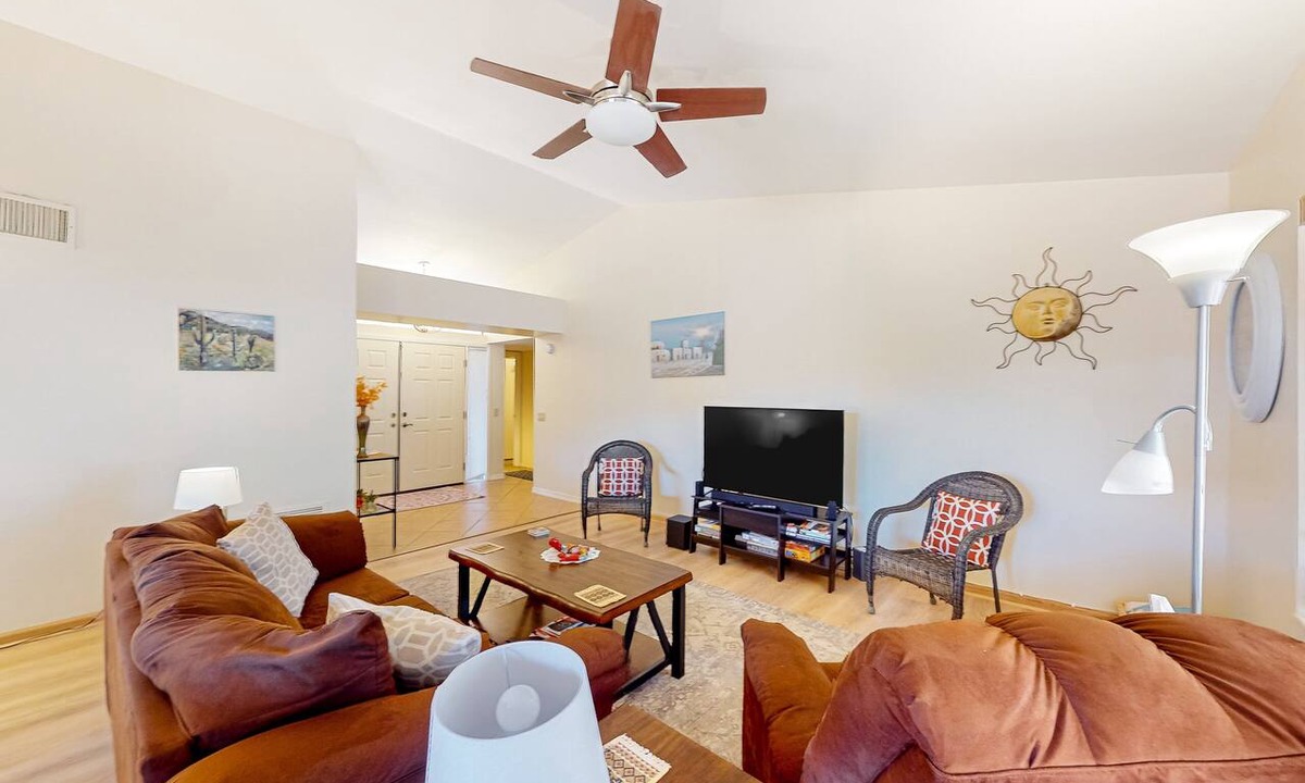 Saddlebrooke House | Mountain-view home with shaded patio, large yard, on-site golf & tennis