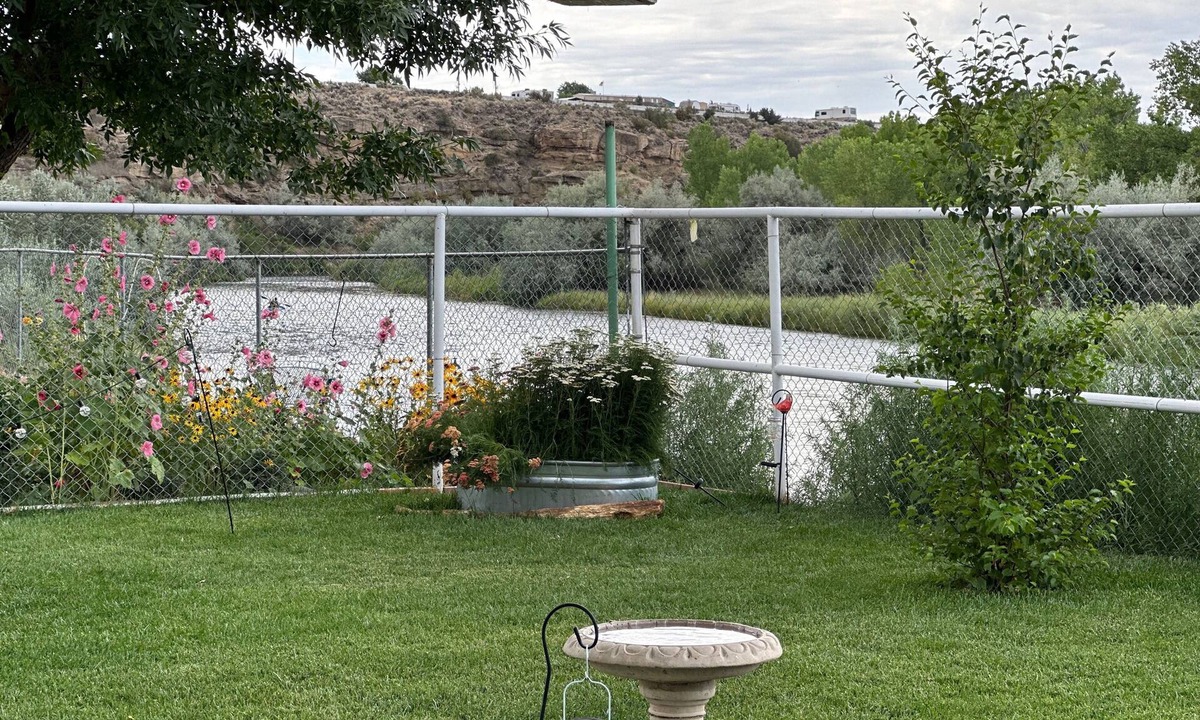 Navajo Dam House | Navajo Dam Cabin, River Front, Fully Equipped "Bear Cabin" Sleeps 1 - 6 guests