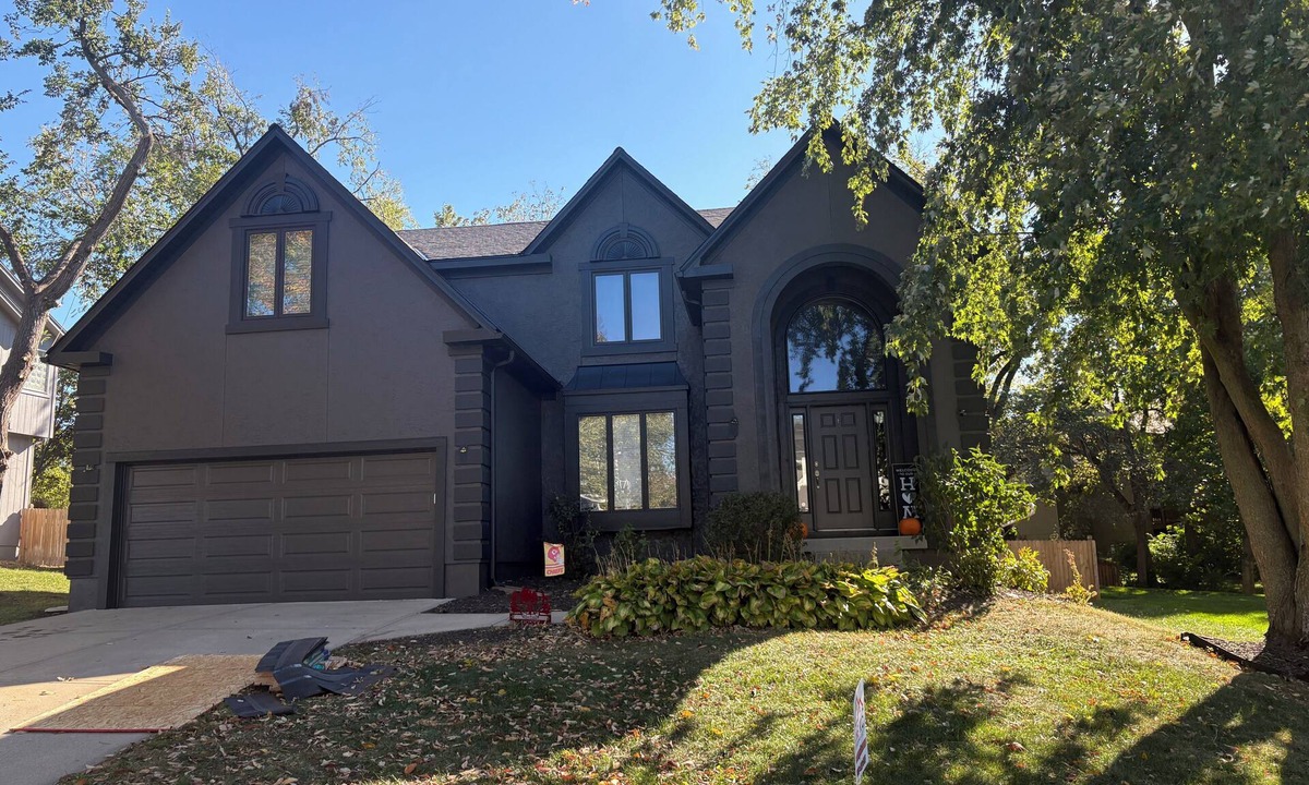 Shawnee House | Near Kansas City , 4BD, house, Hot Tub, Major international sporting event, HOA pool, golf cart