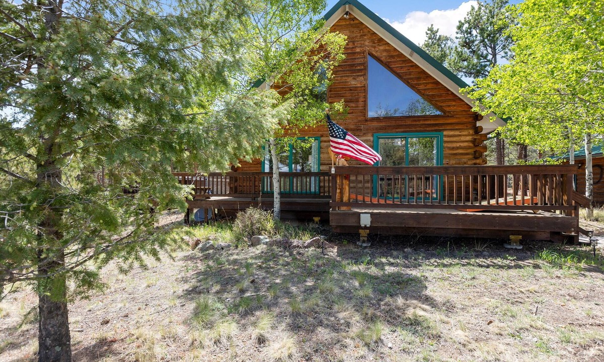 Florissant Cabin | NEW Aspen Tree Log Cabin with Hot Tub and Peak View