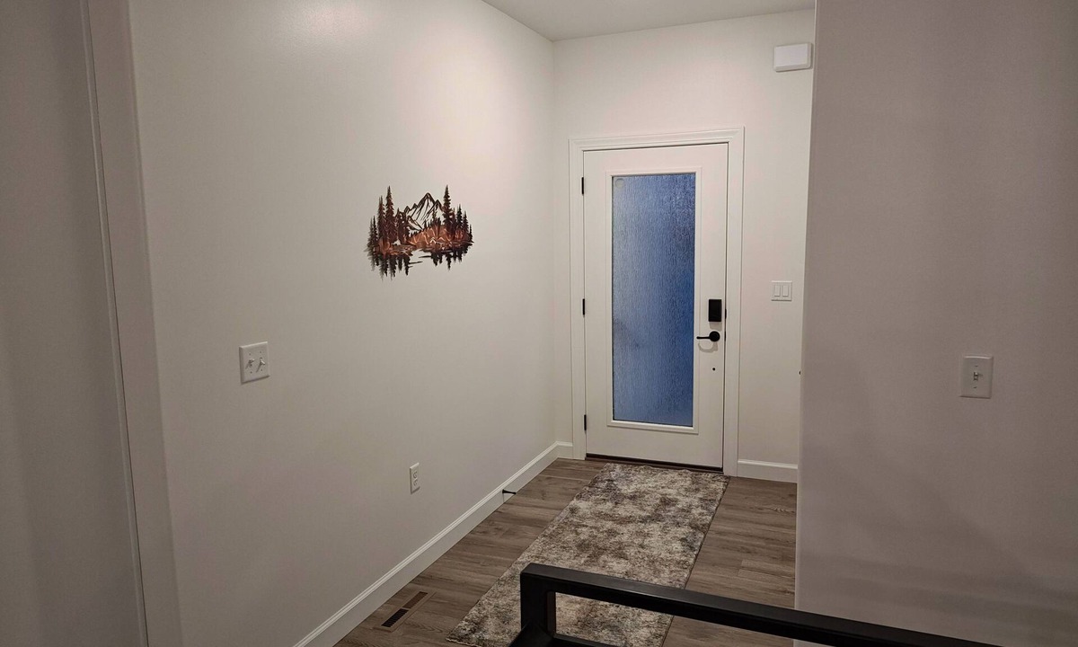 Manhattan House | Newer No-Pet No-Smoking home in quiet family neighborhood Manhattan, KS