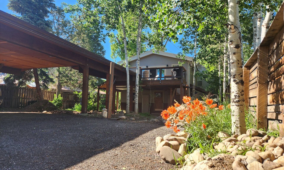 Old Town House | Newly remodeled Old town/2 King Suites Pet Friendly Deck/Grill EV/Carport