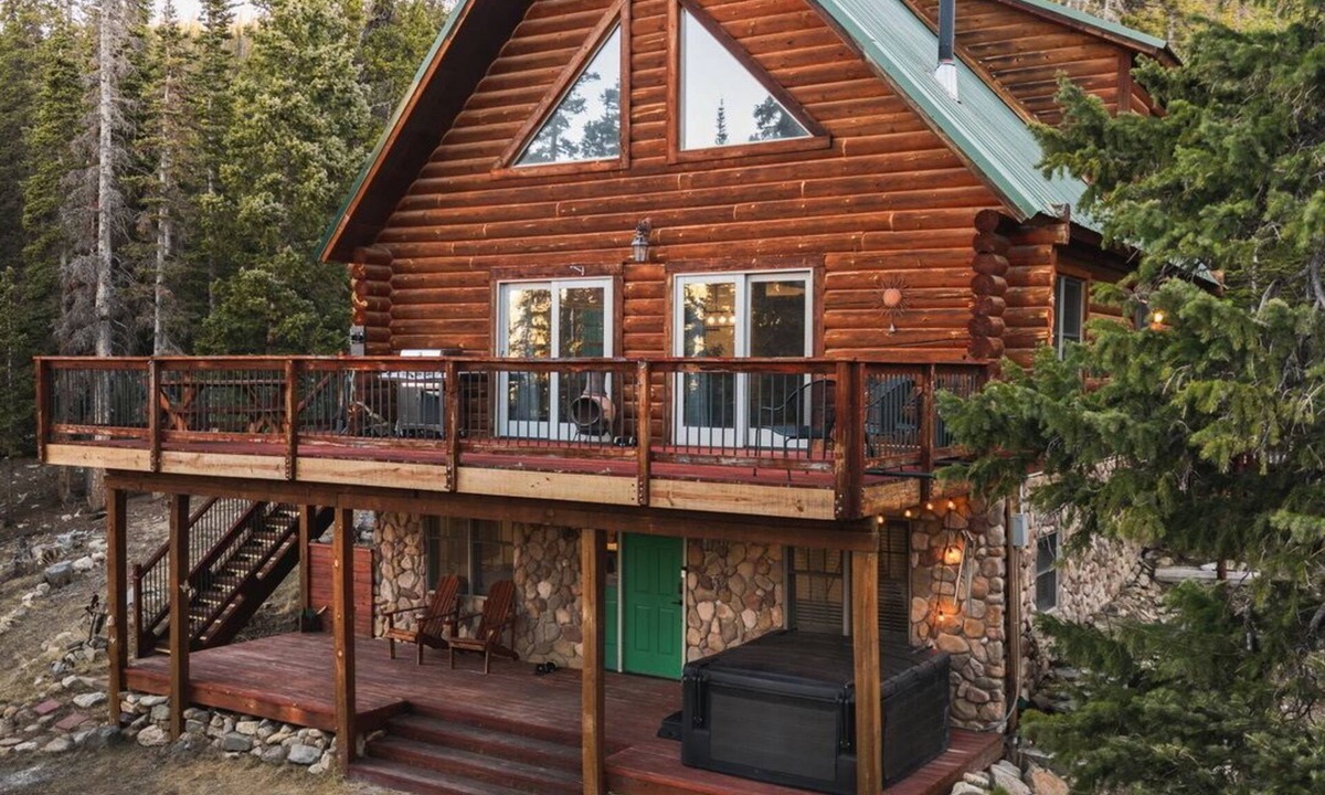 Valley of the Sun Cabin | Newly Remodeled Gemini Terrace w/Hot Tub