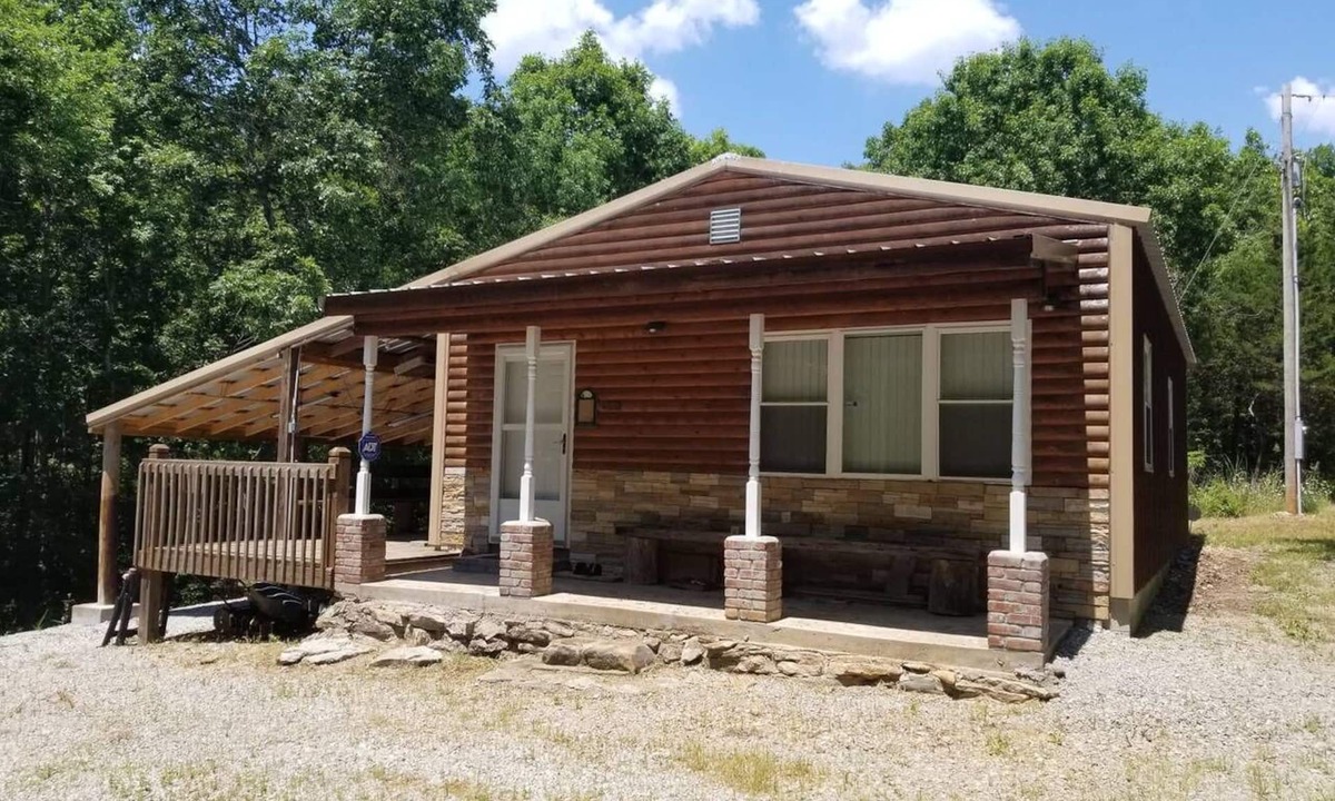 Deepwater Cabin | Newly Renovated Cabin on Truman Lake Warsaw, Clinton, Bucksaw.