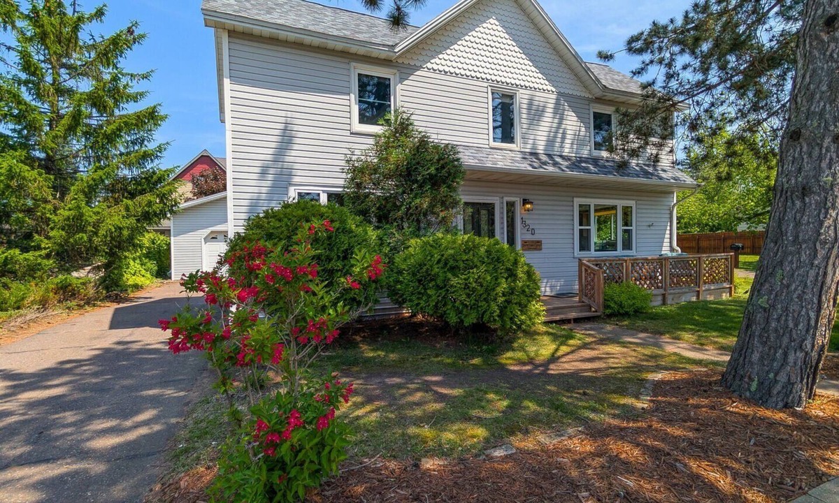 Park Point House | North Coast Beach Access Cottage | Near Canal Park