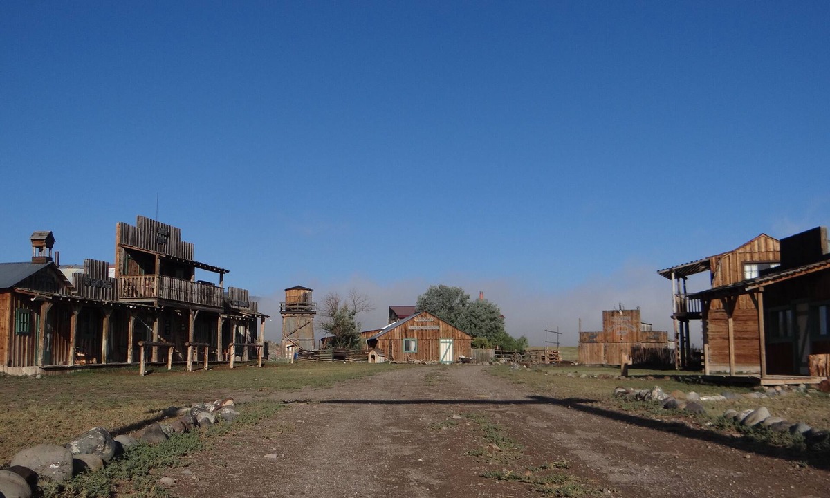Capulin Cabin | Off Grid Cabin - "The Marshal's Office" at the High Plains Drift Inn