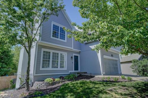 Olathe House | OLathe Lux Retreat 4 Bedroom Olathe Home 4 Bath 2K 3Q sleeps10