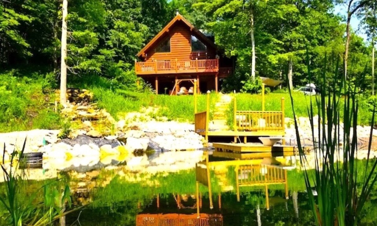 Harpers Ferry Cabin | Paint Creek Lodge 5 BR Cabin with Swimming Pond, Waterfalls, and Hot Tub