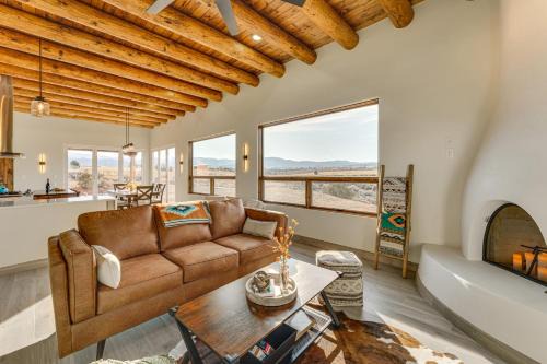 Taos House | Panoramic Mtn Views! Serene Gem in Ranchos De Taos