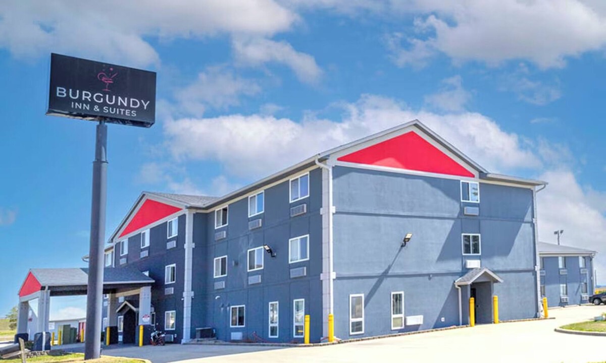 El Paso Hotel | Pass-Through Paradise | Affordable El Paso Sleep Stop w/Easy Parking | 2 Units