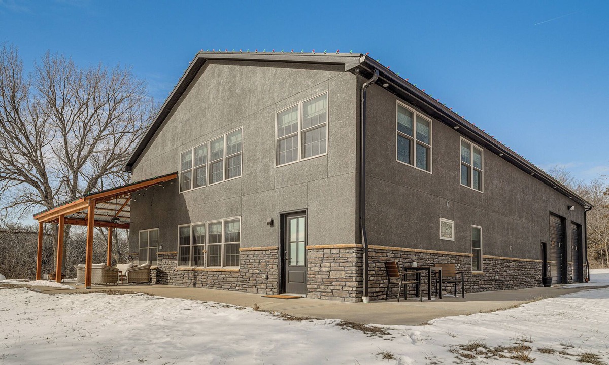 Waldron House | Patio & Fishing Pond! Modern Barndominium Near KC