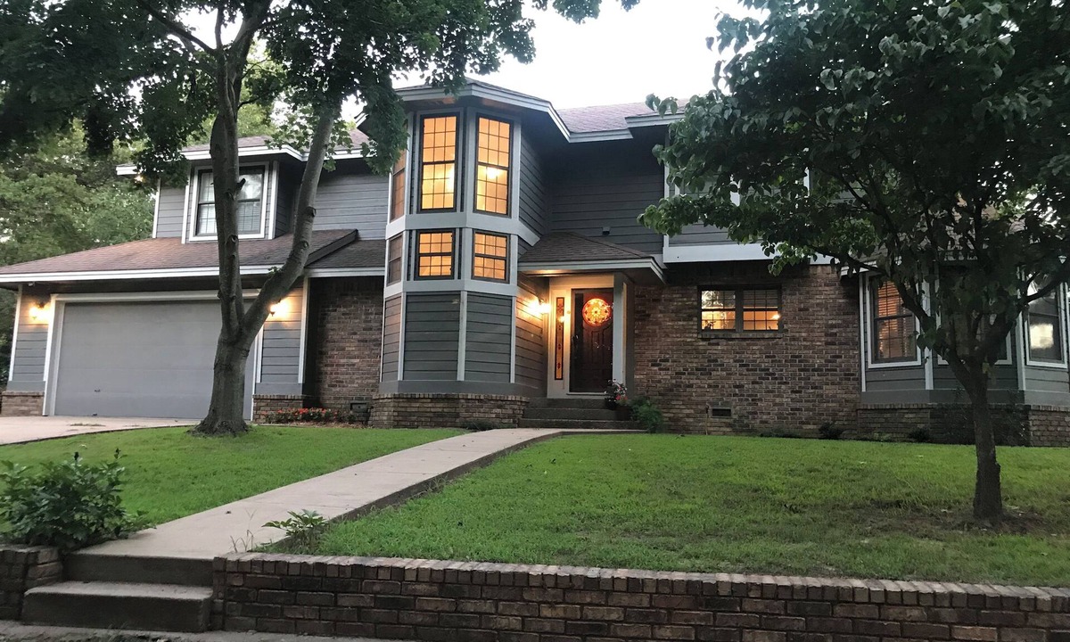 Moodys House | Peaceful 5-bedroom house in charming Tahlequah just 3 minutes from town