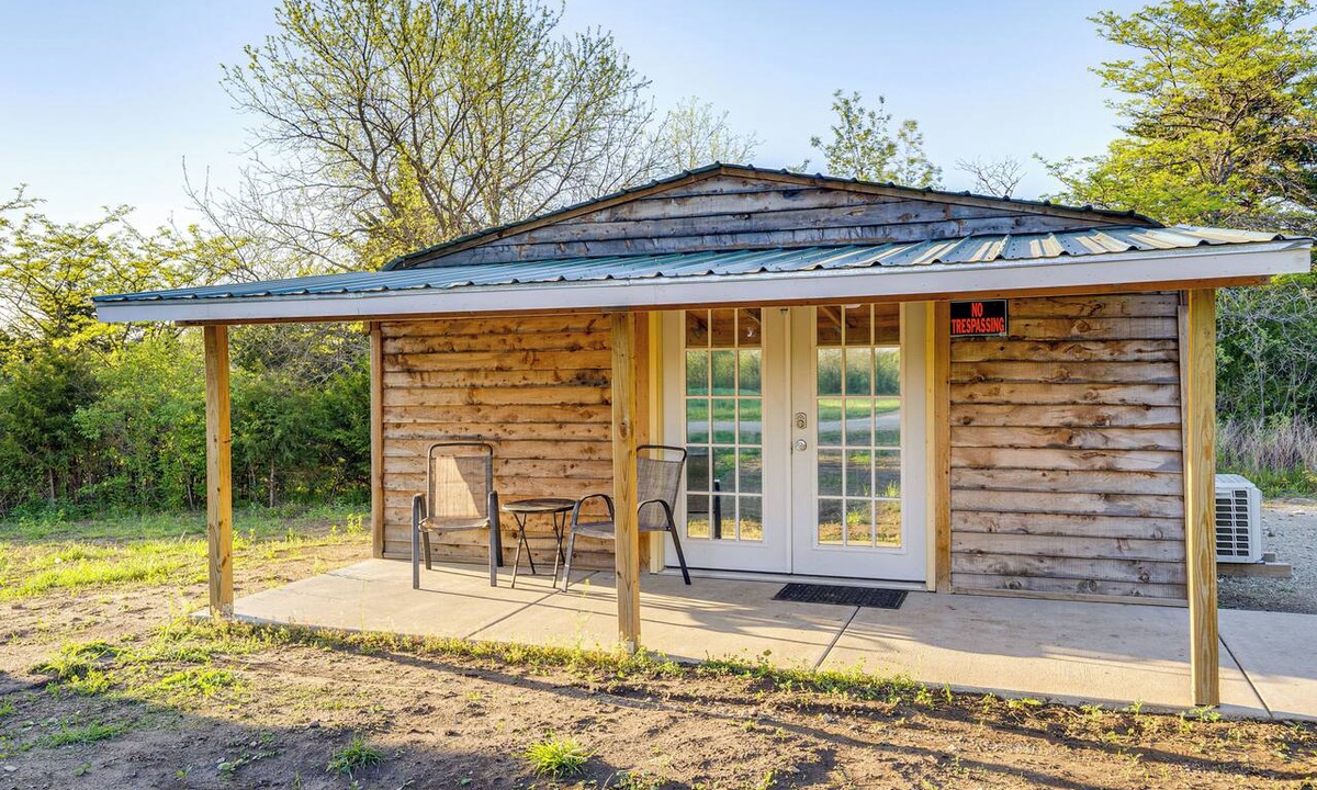 Mayetta Apartment | Peaceful Cabin Retreat Near Prairie Band Casino