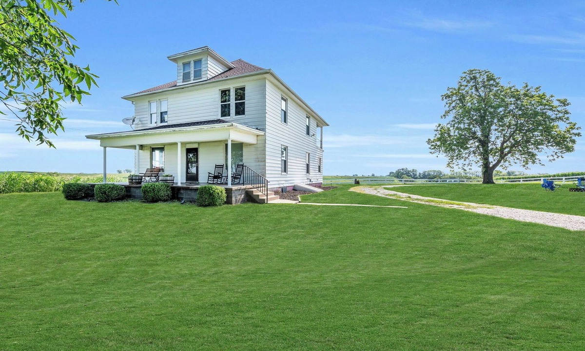 Faucett House | Peaceful & Charming Farmhouse;Firepit;Near Weston, St.Joe & Atchison ;Sleeps 10