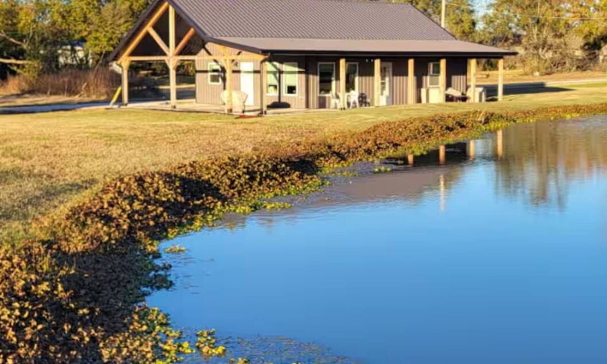 Parsons House | Peaceful Country Retreat Near Town.