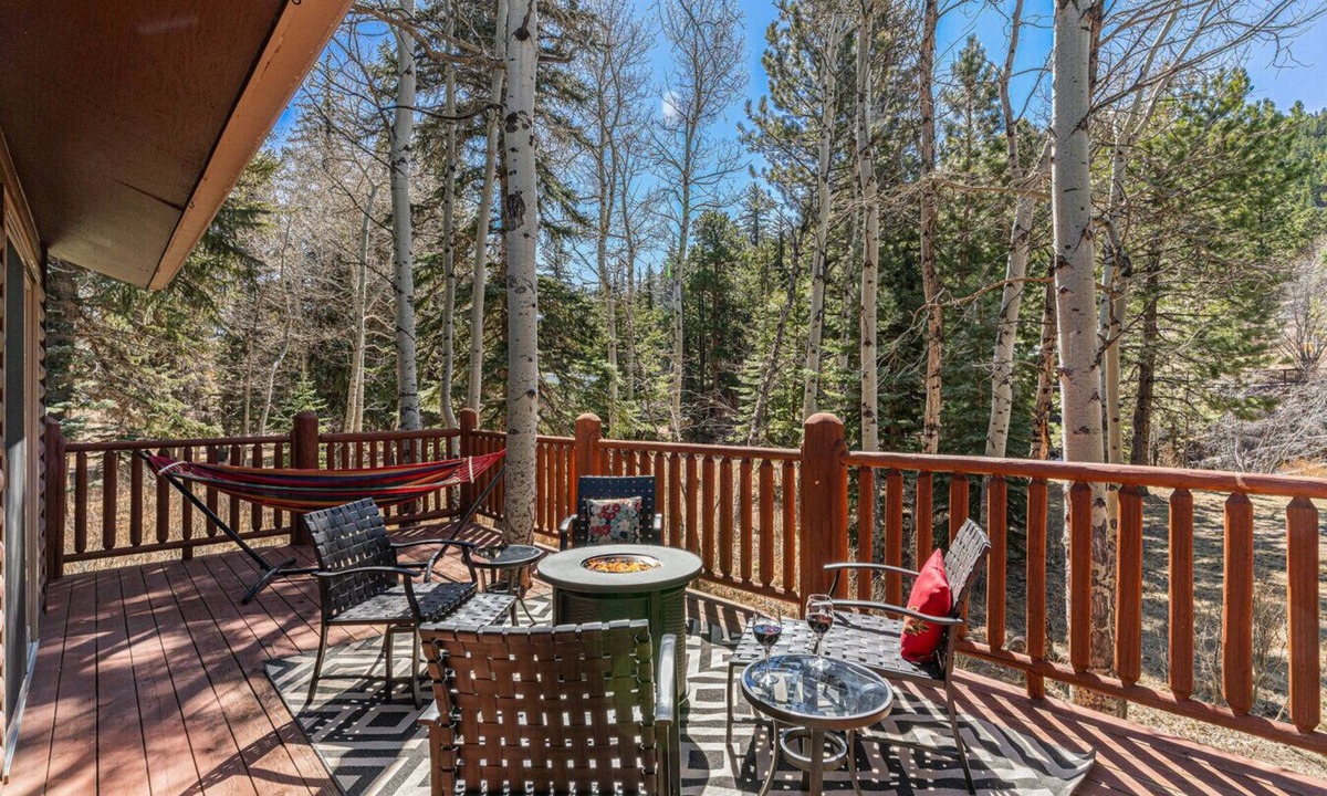 Estes Park Cabin | Peaceful Riverfront Cabin Evergreen A