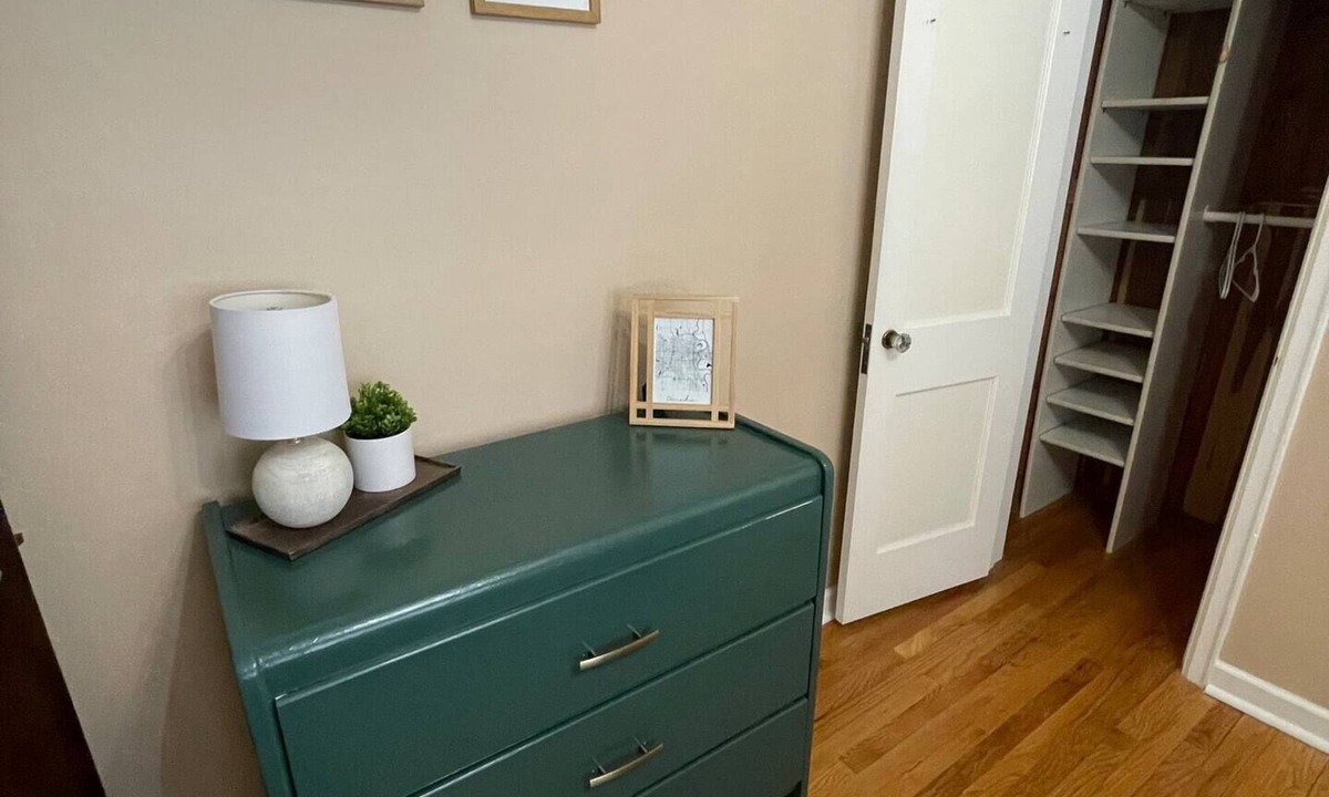 Omaha House | Peaceful & Stylish 2 bedroom Beauty-Entire Home