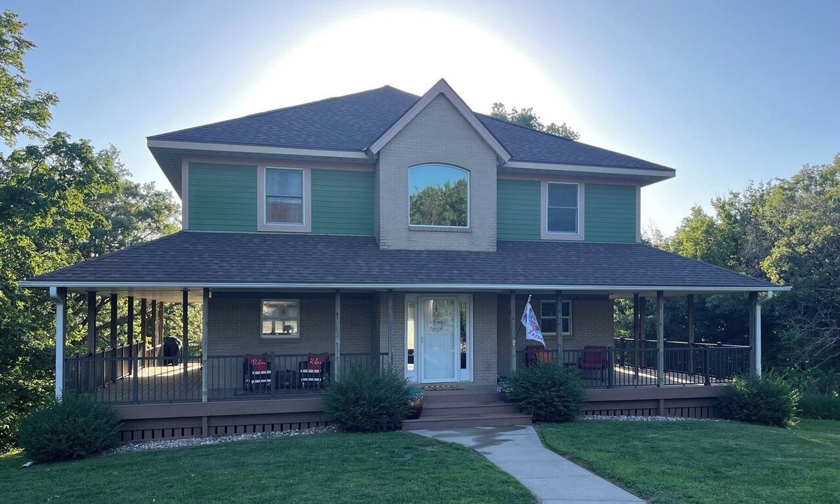 Missouri Valley House | Peacful 4-bedroom home just outisde Missouri Valley and 25 minutes from Omaha
