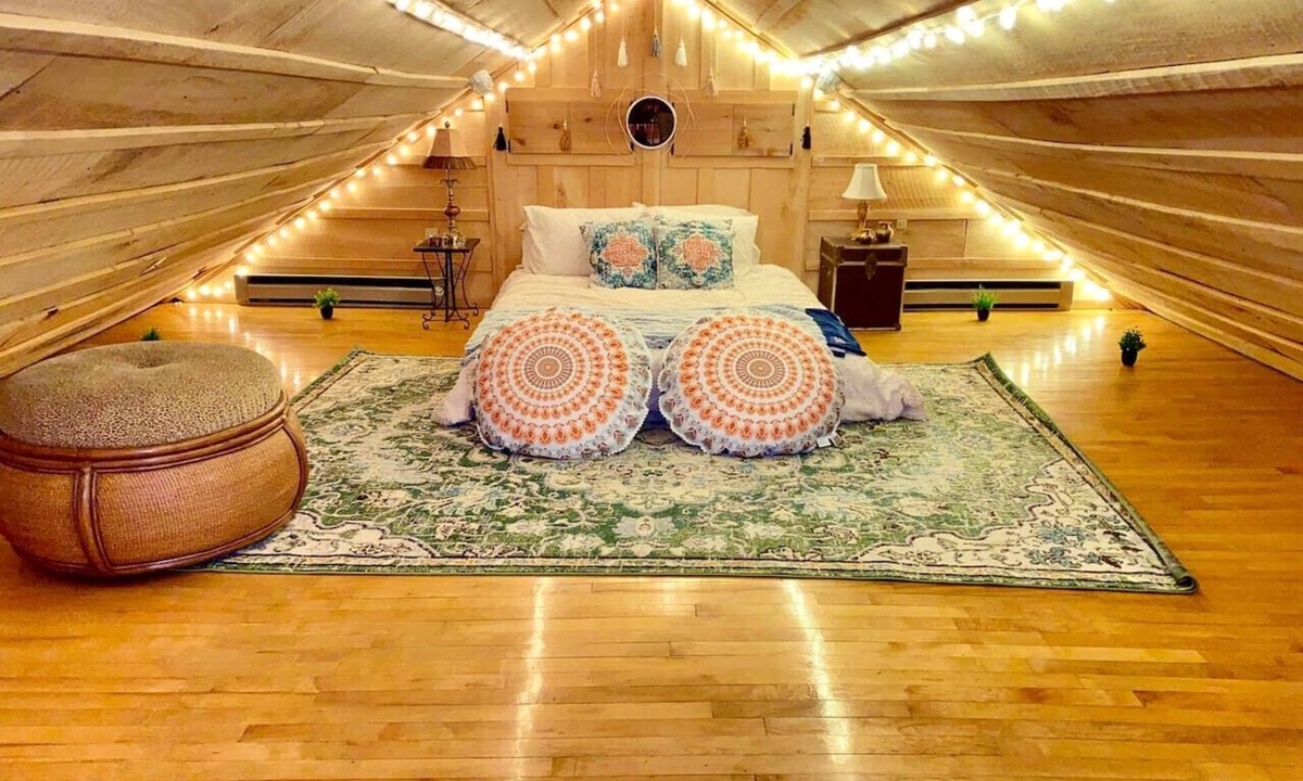 St. Joseph Cabin | Penthouse w/Boho Loft, Jacuzzi, + Balcony -3 BR
