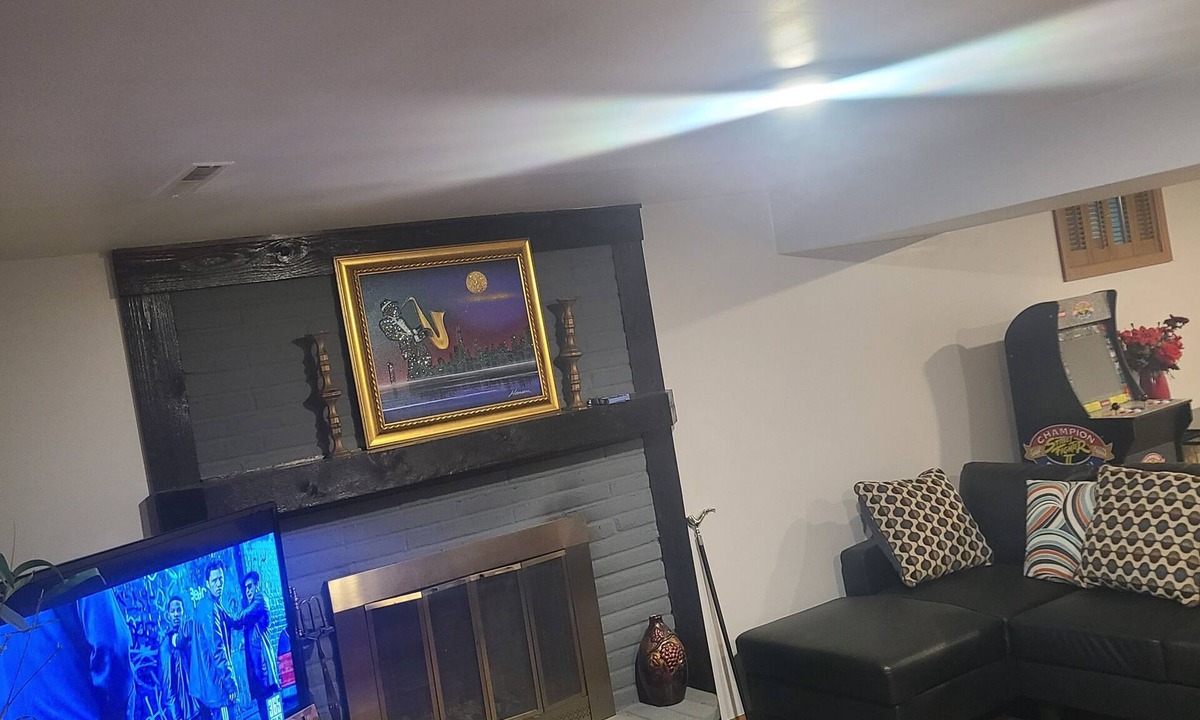 Raytown House | Perfect 3-bedroom 2 level furnish house with AC and heat in Raytown neighborhood