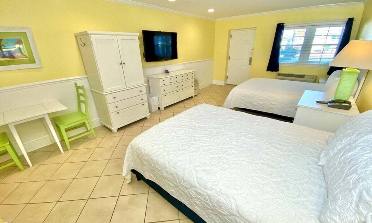 Atlantic Beach Hotel | Pet-friendly, 3 Blocks to Beach, Pool, #101