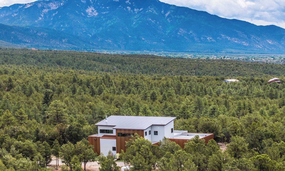 Valdez House | Piñon Ridge Retreat - Hot Tub, Mountain Views