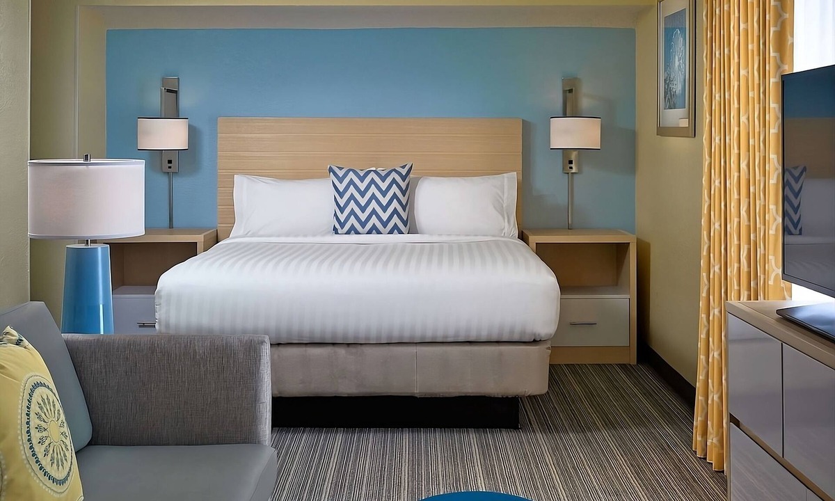 Omaha Hotel | Pleasant Stay, Convenient Location! Onsite Pool, Free Breakfast, Free Parking