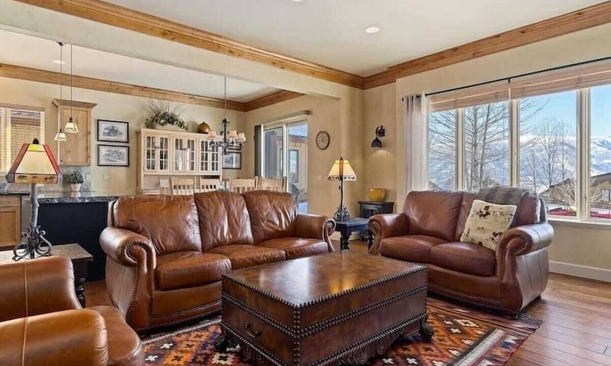 Eden House | Powder Mtn Wolf Den TR11|Mtn Biking |Dog Friendly