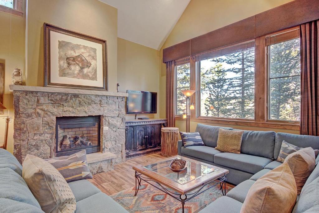 Breckenridge House | Premier 2-Story Townhome Minutes from Winter Activities