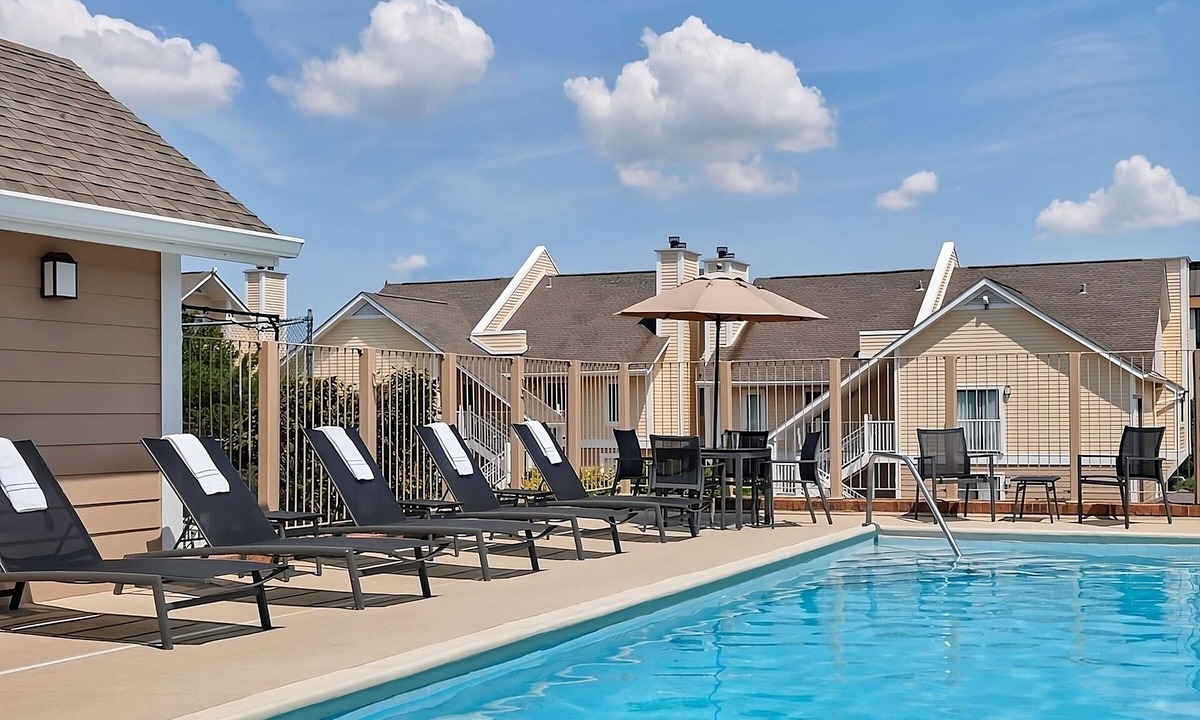 Omaha Hotel | Prime Location! Free Breakfast, Onsite Pool, Free Parking, Pet-Friendly Property