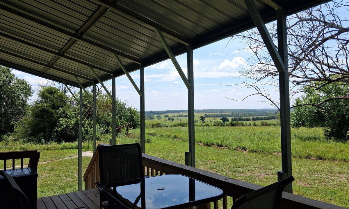 Centerville House | Private 65-Acre Prairie Retreat with 3.5 Miles of Trails