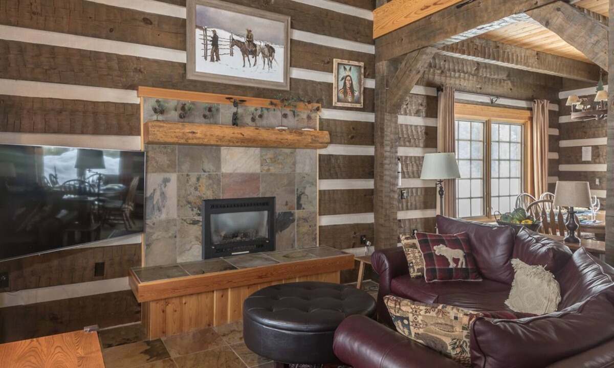 Big Sky Cabin | Private Mountain Haven with Sweeping Views! Hot Tub!