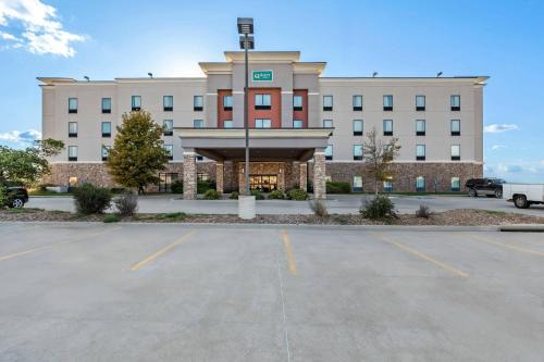 Pratt Hotel | Quality Inn - Pratt