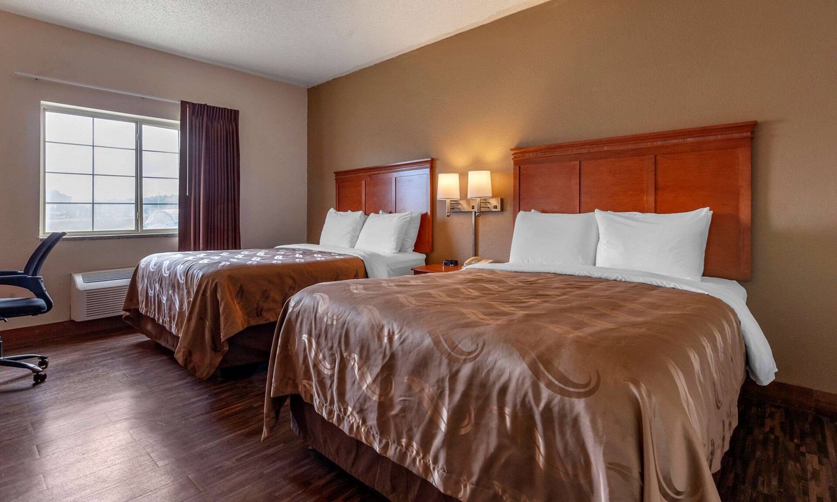 Redgranite Hotel | Quality Inn Redgranite