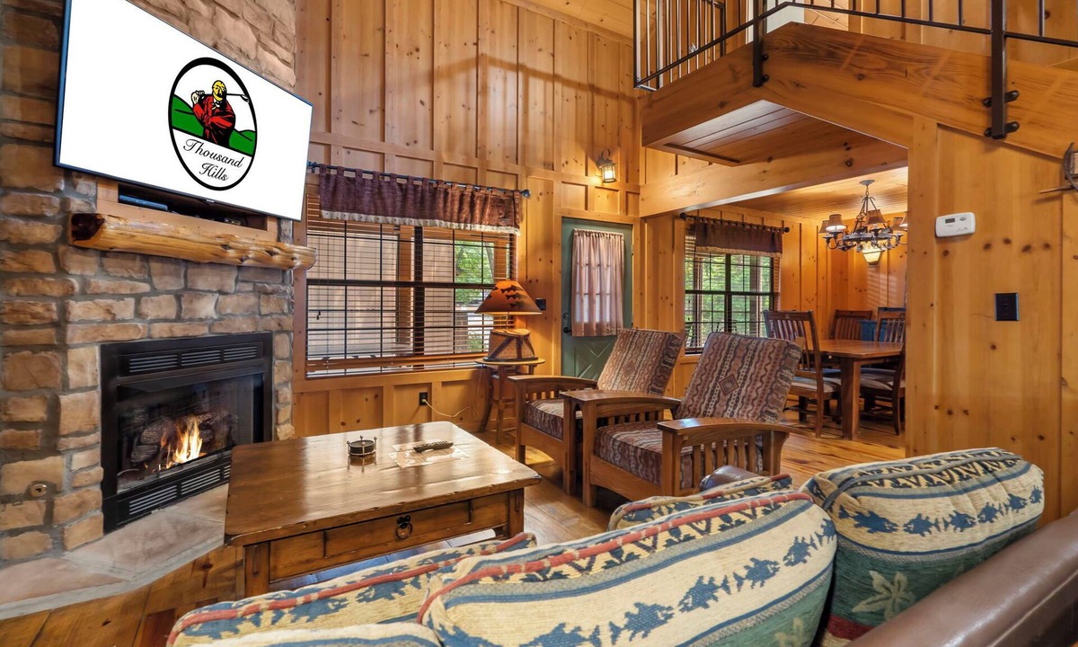 Branson Cabin | Quiet Branson Cabin with Pools