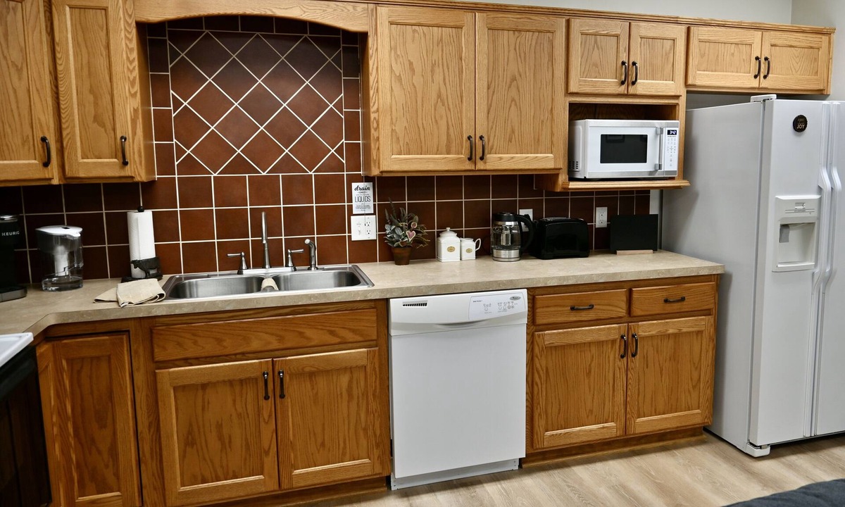 Chapman Cottage | Quiet cozy 3 bedroom country cottage in rural farm community. Pet friendly.