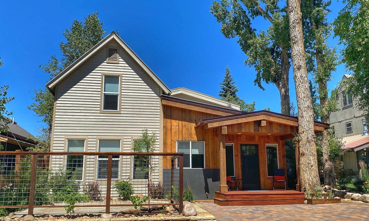 Old Town House | Quiet Old Town Retreat/Pet Friendly 2 King Suites/Beer Tap/EV/AC