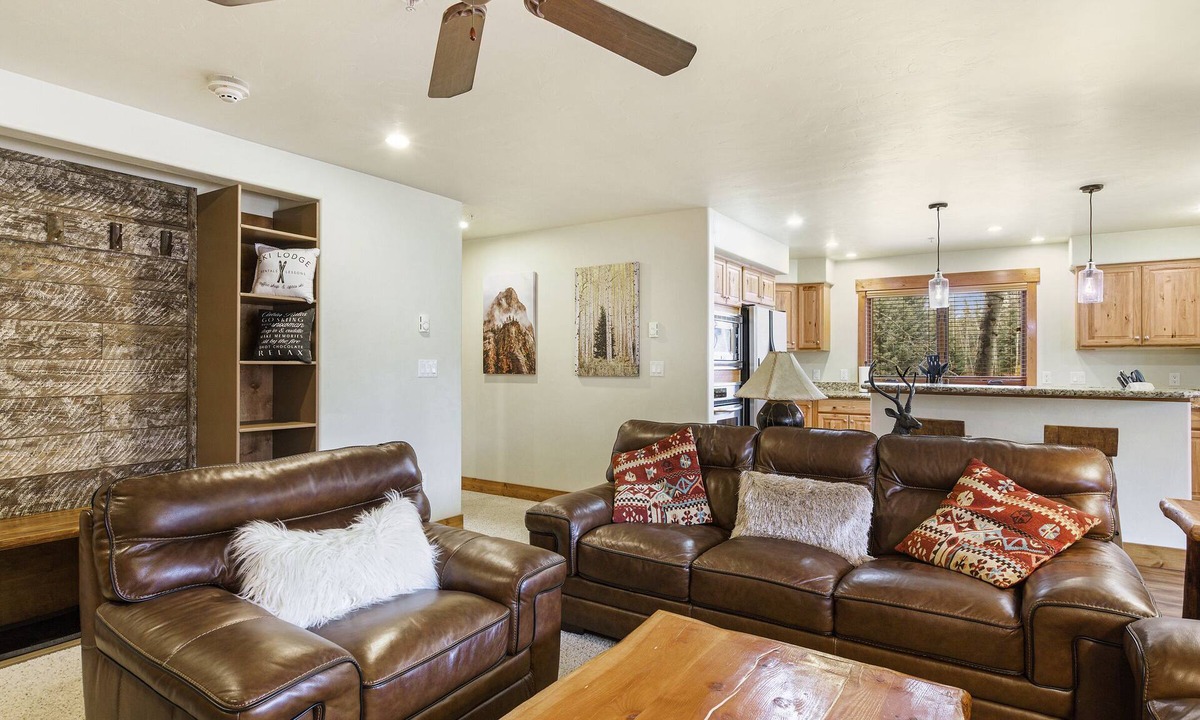 Steamboat Springs Condo | Quiet - Spacious- On Ski Bus Line - Community Hot Tubs - WD