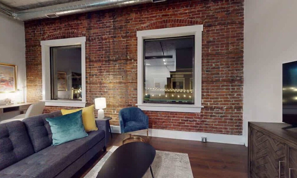 Grand Island Apartment | Railside Retreat: 1-Bedroom Downtown Apartment