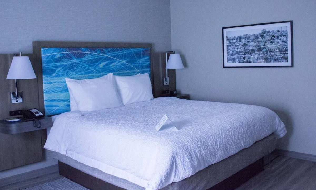 Cranberry Township Hotel | Refreshing Indoor Pool & Free Breakfast Near Cranberry Mall!