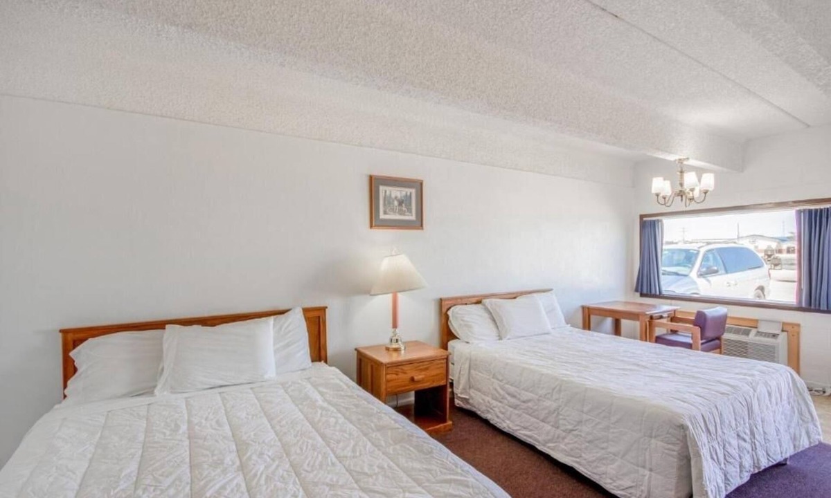 Osborne Hotel | Relax in Our 3-Queen Rooms – Perfect for a Restful Overnight Stay