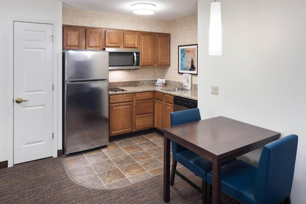 Country Club Plaza Area Hotel | Residence Inn Kansas City Country Club Plaza