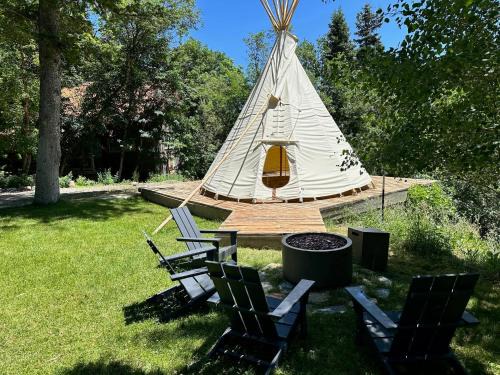 Sundance House | Ridgetop - Cozy Cabin, Hot Tub, Wood burning fireplace