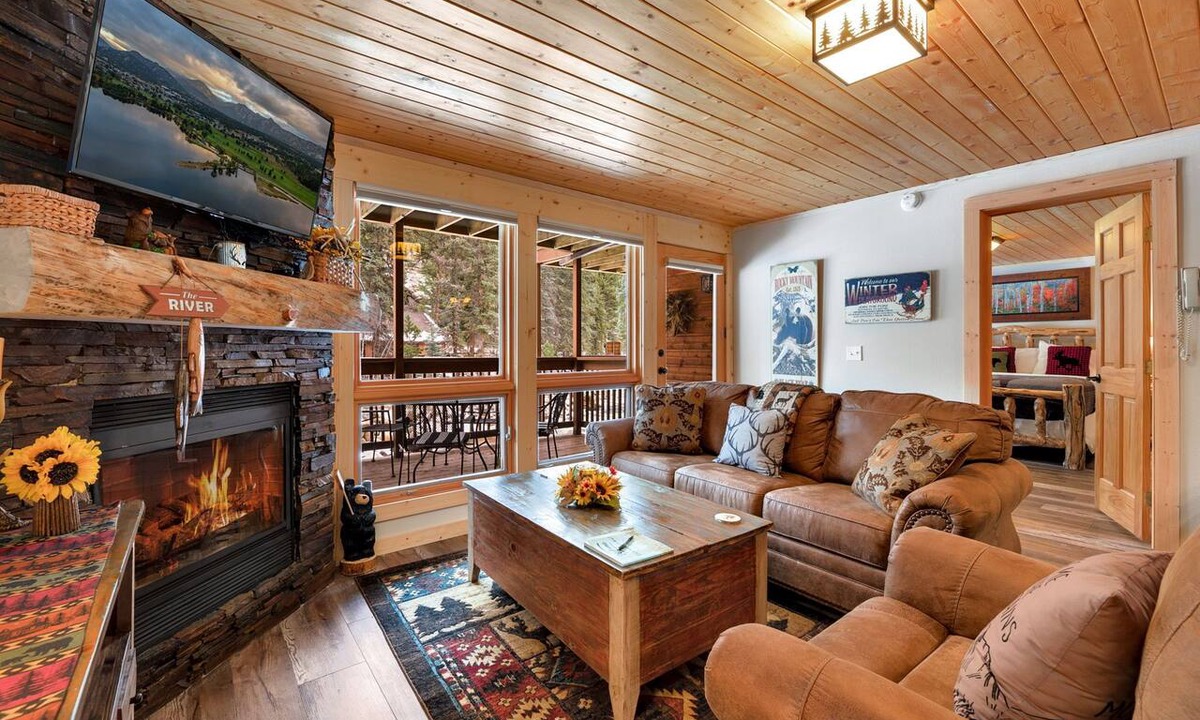Fall River Estates Condo | Riverfront Retreat Fireplace Close to RMNP