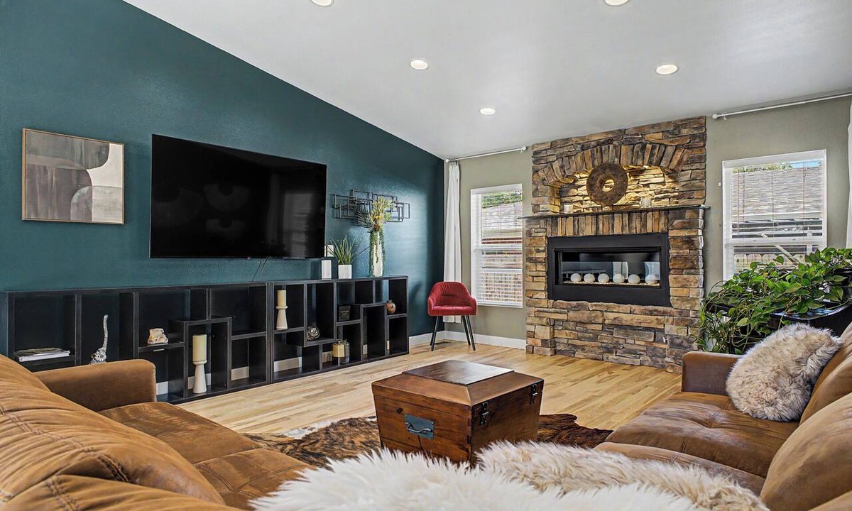 Berkley House | Rocky Mountain Zen Retreat/Gorgeous Home with an Amazing Yard!
