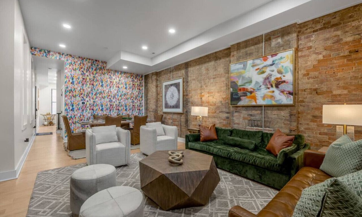 Over-the-Rhine House | Rooftop | Fire pit | Luxury | Sleeps 10 |